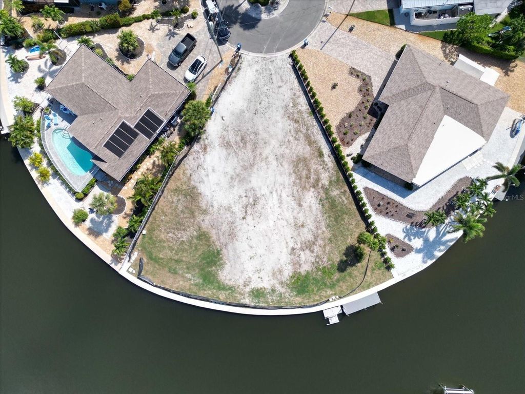 Image 7 of property listing at 10412 KINGFISHER ROAD W, Bradenton, FL 34209