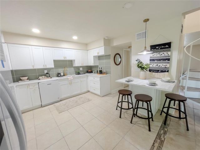 11739 WESSON CIRCLE W, Tampa, FL 33618