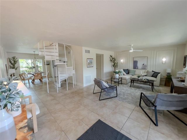 11739 WESSON CIRCLE W, Tampa, FL 33618