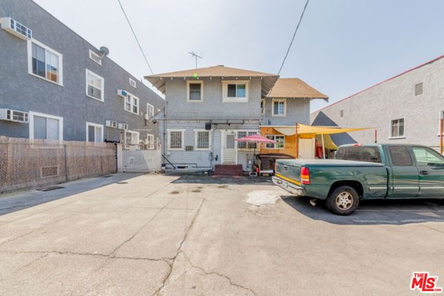 2961 W 8th Street, Los Angeles, CA 90005