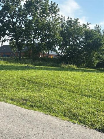 4708 Emery Avenue, Kansas City, MO 64136