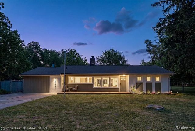 23456 Lee Baker Drive, Southfield, MI 48075
