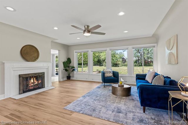23456 Lee Baker Drive, Southfield, MI 48075