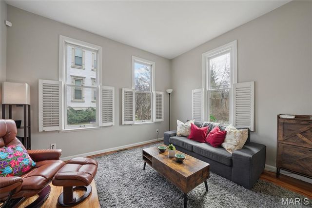 2224 Hickory Street, St Louis, MO 63104