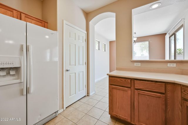 1525 W Saint Kateri Drive, Phoenix, AZ 85041