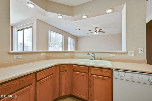 1525 W Saint Kateri Drive, Phoenix, AZ 85041