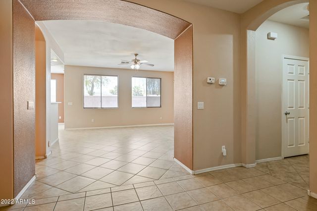 1525 W Saint Kateri Drive, Phoenix, AZ 85041