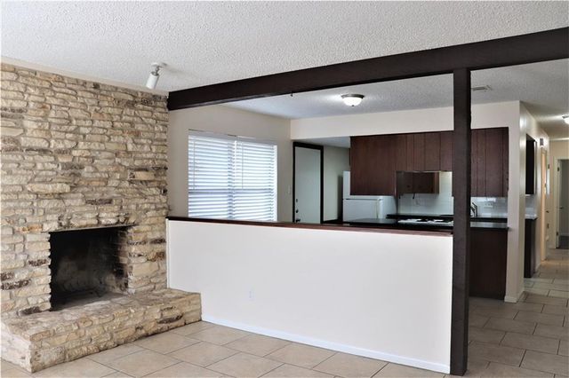 1214 Leander RD B, Georgetown, TX 78628