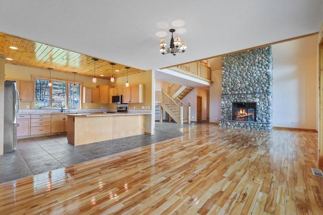 23612 N Westlake Dr, Nine Mile Falls, WA 99026