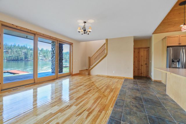 23612 N Westlake Dr, Nine Mile Falls, WA 99026