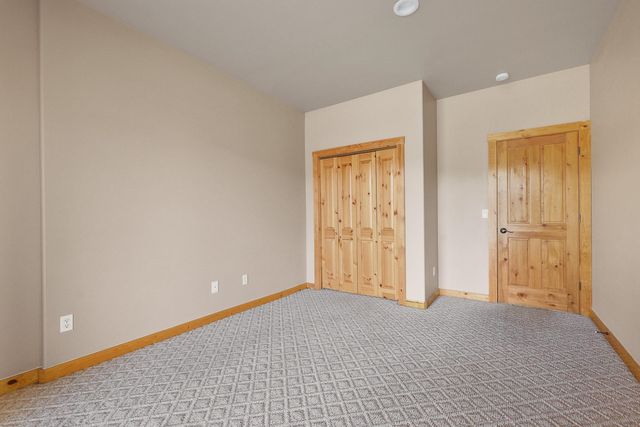 23612 N Westlake Dr, Nine Mile Falls, WA 99026