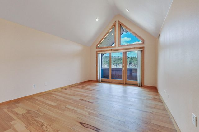 23612 N Westlake Dr, Nine Mile Falls, WA 99026