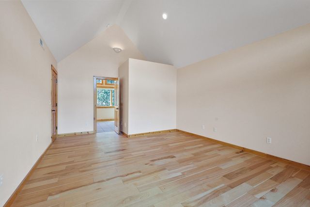 23612 N Westlake Dr, Nine Mile Falls, WA 99026