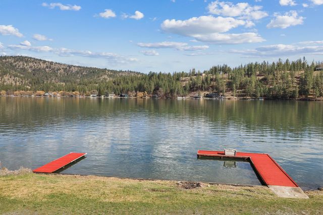 23612 N Westlake Dr, Nine Mile Falls, WA 99026