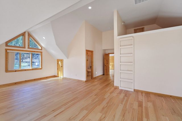 23612 N Westlake Dr, Nine Mile Falls, WA 99026