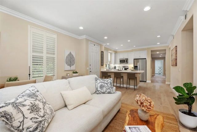 57 Silverado, Irvine, CA 92618