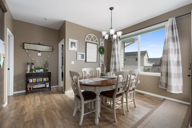 38 Harmony Blvd, Surrey, ND 58785