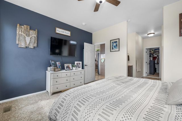 38 Harmony Blvd, Surrey, ND 58785