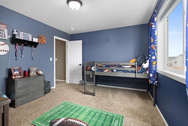 38 Harmony Blvd, Surrey, ND 58785