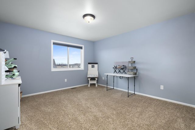 38 Harmony Blvd, Surrey, ND 58785