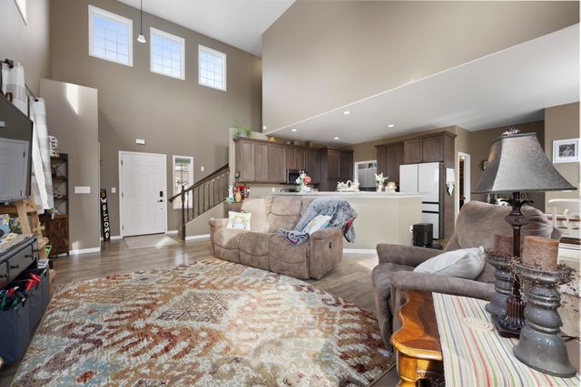 38 Harmony Blvd, Surrey, ND 58785