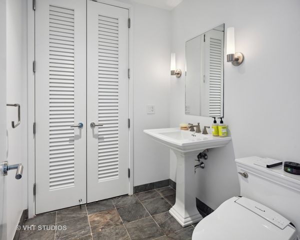 401 N Wabash Avenue 30E, Chicago, IL 60611