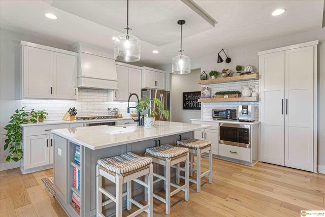 10105 S 98th Street, Papillion, NE 68046