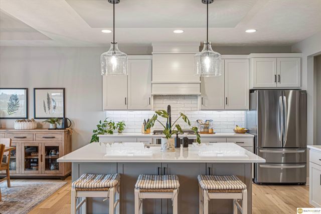 10105 S 98th Street, Papillion, NE 68046