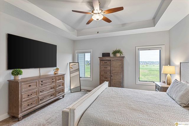 10105 S 98th Street, Papillion, NE 68046