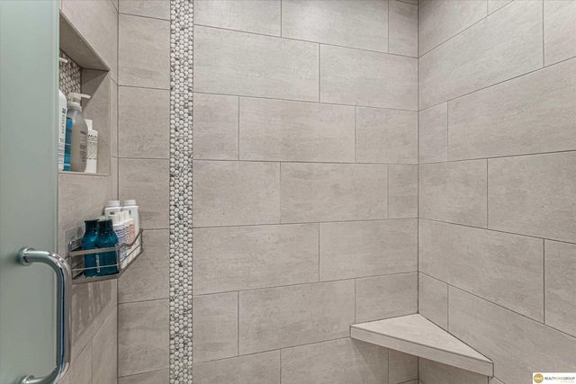 10105 S 98th Street, Papillion, NE 68046