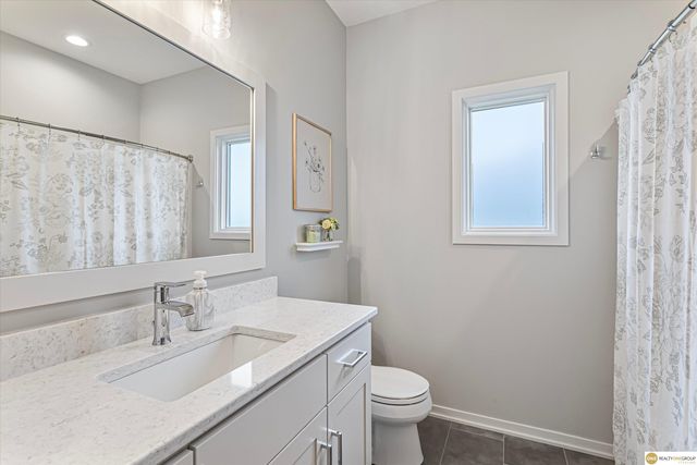 10105 S 98th Street, Papillion, NE 68046