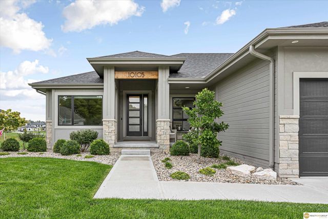 10105 S 98th Street, Papillion, NE 68046