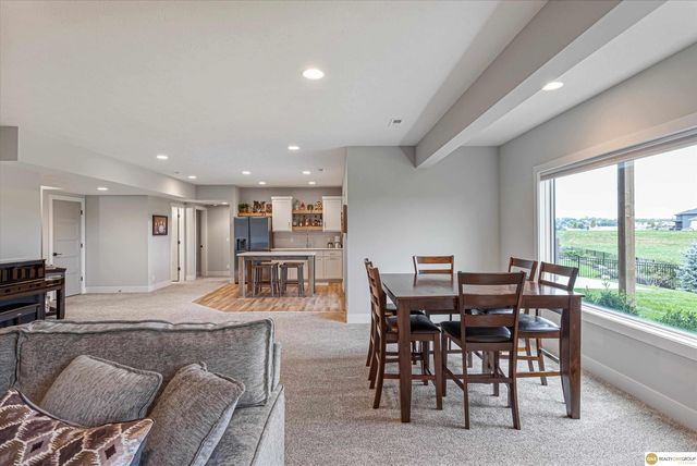 10105 S 98th Street, Papillion, NE 68046