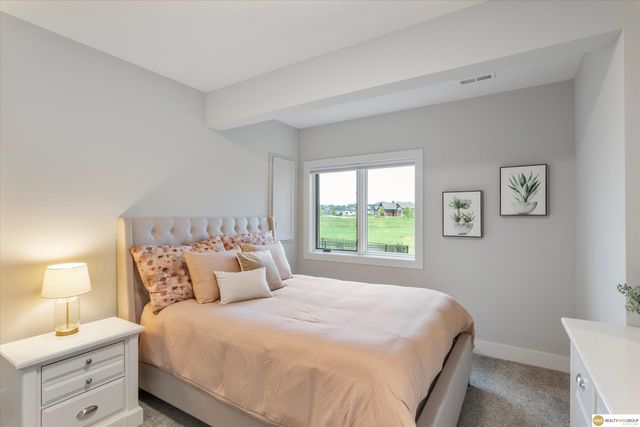 10105 S 98th Street, Papillion, NE 68046