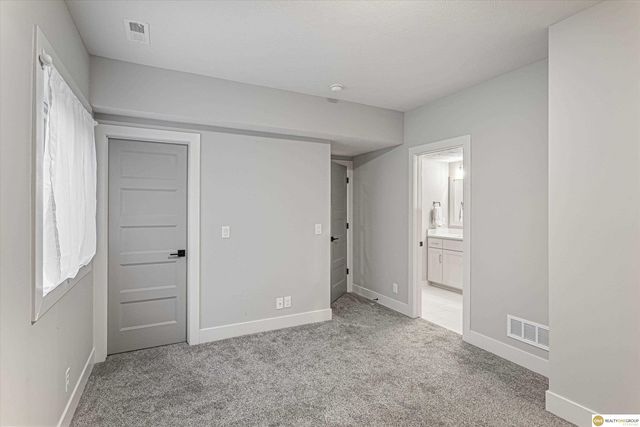 10105 S 98th Street, Papillion, NE 68046