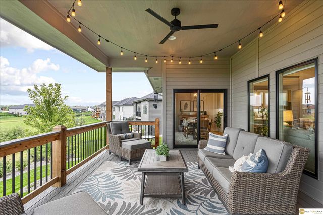 10105 S 98th Street, Papillion, NE 68046