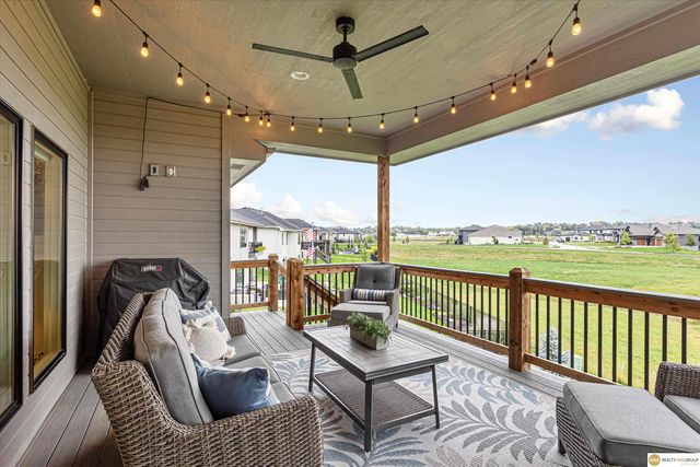 10105 S 98th Street, Papillion, NE 68046