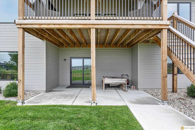 10105 S 98th Street, Papillion, NE 68046