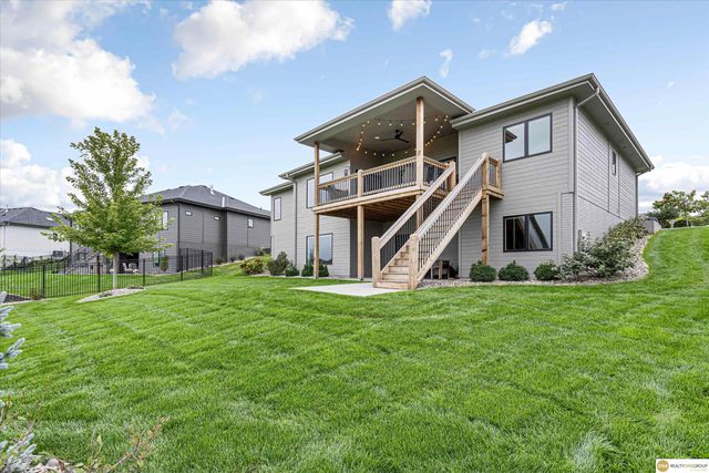 10105 S 98th Street, Papillion, NE 68046