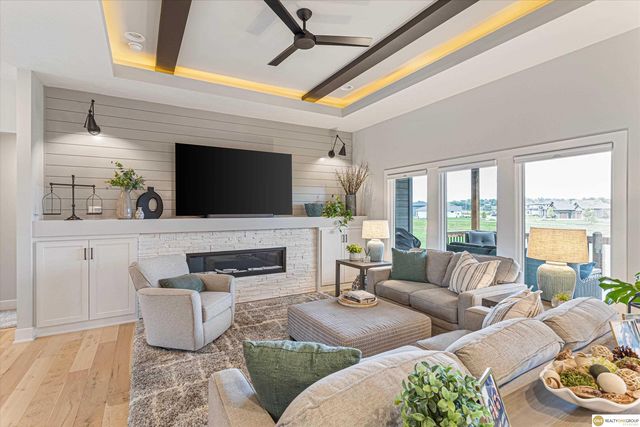 10105 S 98th Street, Papillion, NE 68046