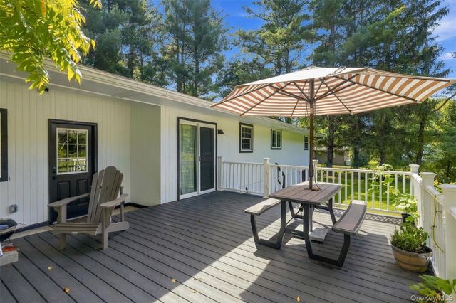 267 State Route 32 S, New Paltz, NY 12561