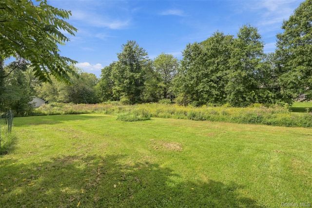 267 State Route 32 S, New Paltz, NY 12561