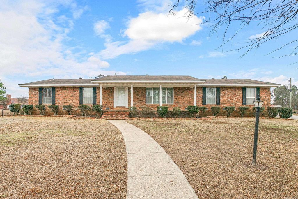 919 Park Street, Nashville, AR 71852