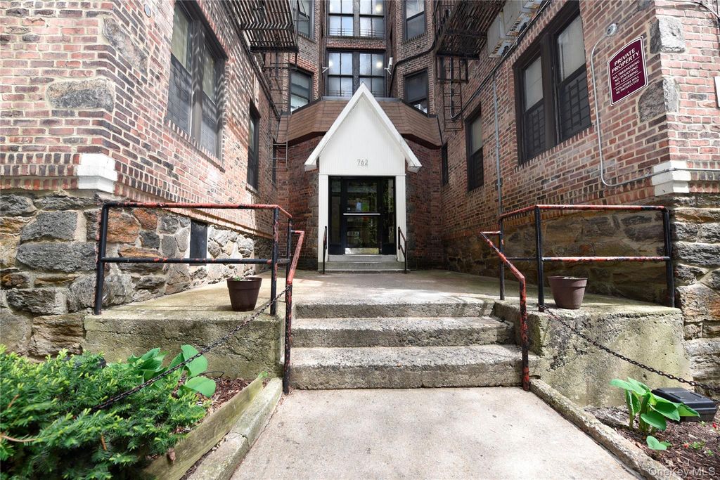 762 Brady Avenue 121, Bronx, NY 10462