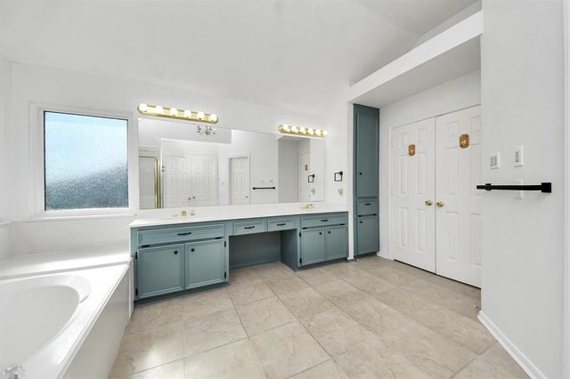 2113 Spinnaker Drive, League City, TX 77573
