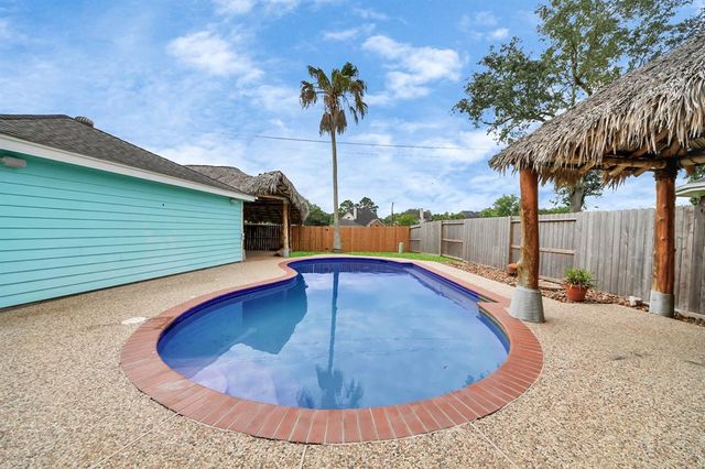 2113 Spinnaker Drive, League City, TX 77573