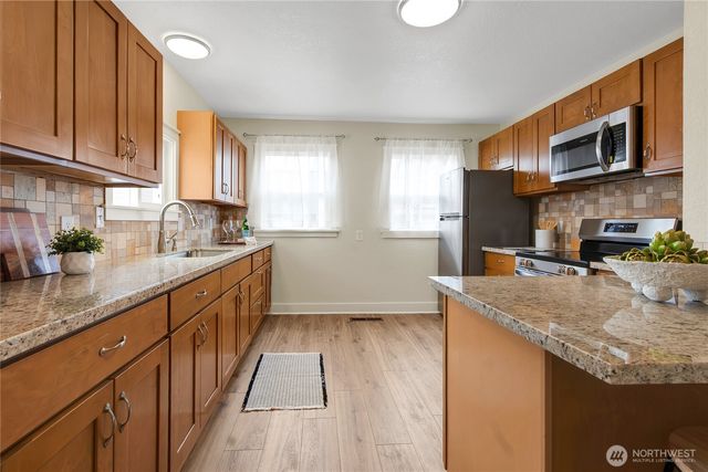 6826 S Montgomery Street, Tacoma, WA 98409