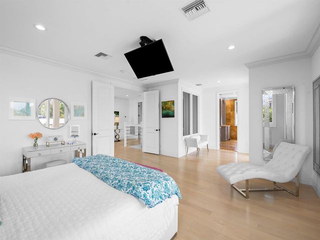717 Solar Isle Drive, Fort Lauderdale, FL 33301