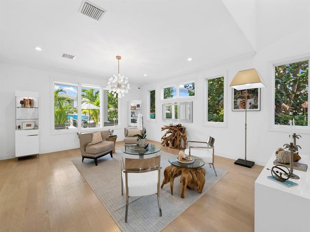 717 Solar Isle Drive, Fort Lauderdale, FL 33301