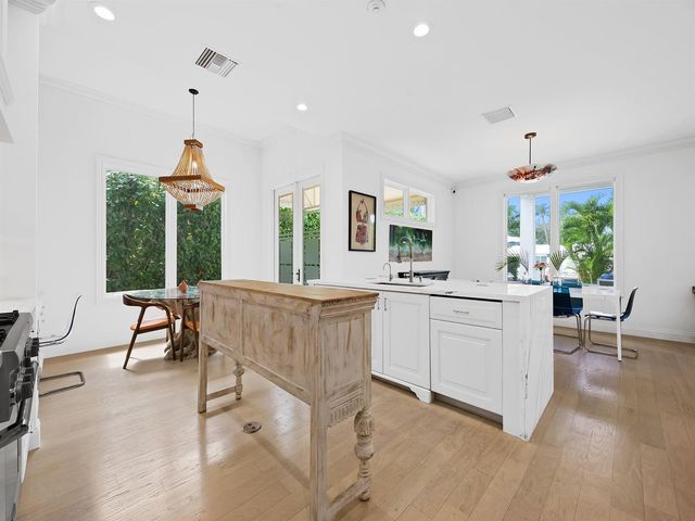 717 Solar Isle Drive, Fort Lauderdale, FL 33301